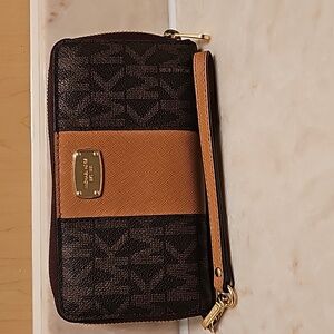 Micheal kors wallet